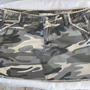 Camp mini skirt